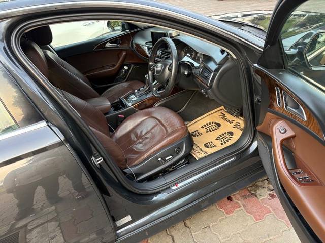https://images10.gaadi.com/usedgaadi-sellcar/UsedCar/e5791a65a/2fcfe908-d630-4c4d-91a2-7c43d0f105f4.jpeg?imwidth=6402