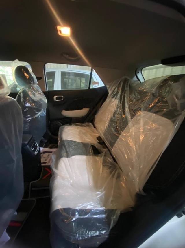 https://images10.gaadi.com/usedgaadi-sellcar/UsedCar/e5794ffea/f272d427-3257-4168-a883-1df5920edf01.jpeg?imwidth=6402
