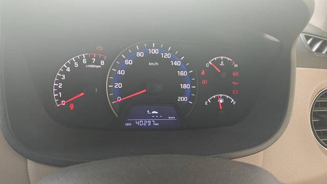 https://images10.gaadi.com/usedgaadi-sellcar/UsedCar/e579ab39a/c2bd0eab-0e75-447c-b116-0503eab52295.jpg?imwidth=6402