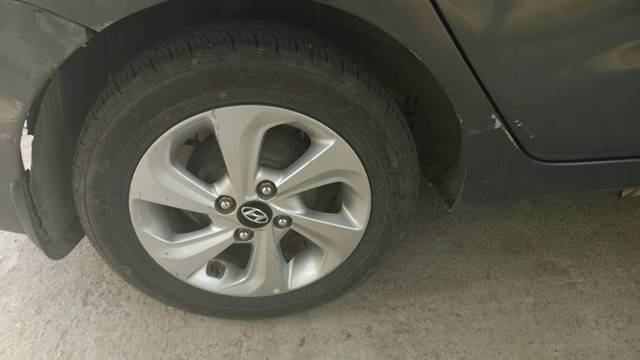 https://images10.gaadi.com/usedgaadi-sellcar/UsedCar/e579ab39a/d8e09bfb-d2c2-4453-8a1c-8b0c138f2570.jpg?imwidth=6401