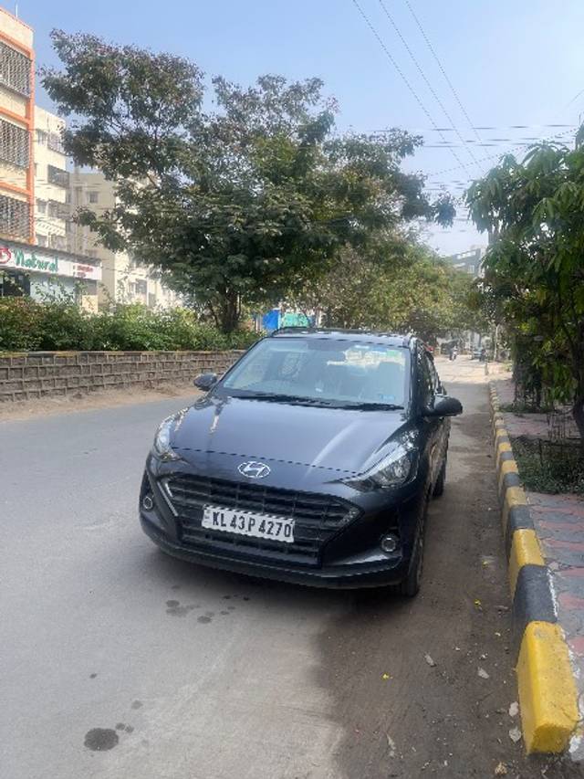 https://images10.gaadi.com/usedgaadi-sellcar/UsedCar/e57a2c31a/5ac6d486-1c3e-4431-adcb-bef22191b745.jpeg?imwidth=6402