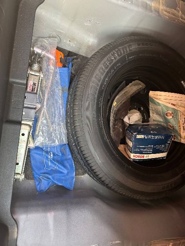 https://images10.gaadi.com/usedgaadi-sellcar/UsedCar/e57ac029a/c04c06af-6d6a-4715-94b4-a50e1840651d.jpeg?imwidth=6402