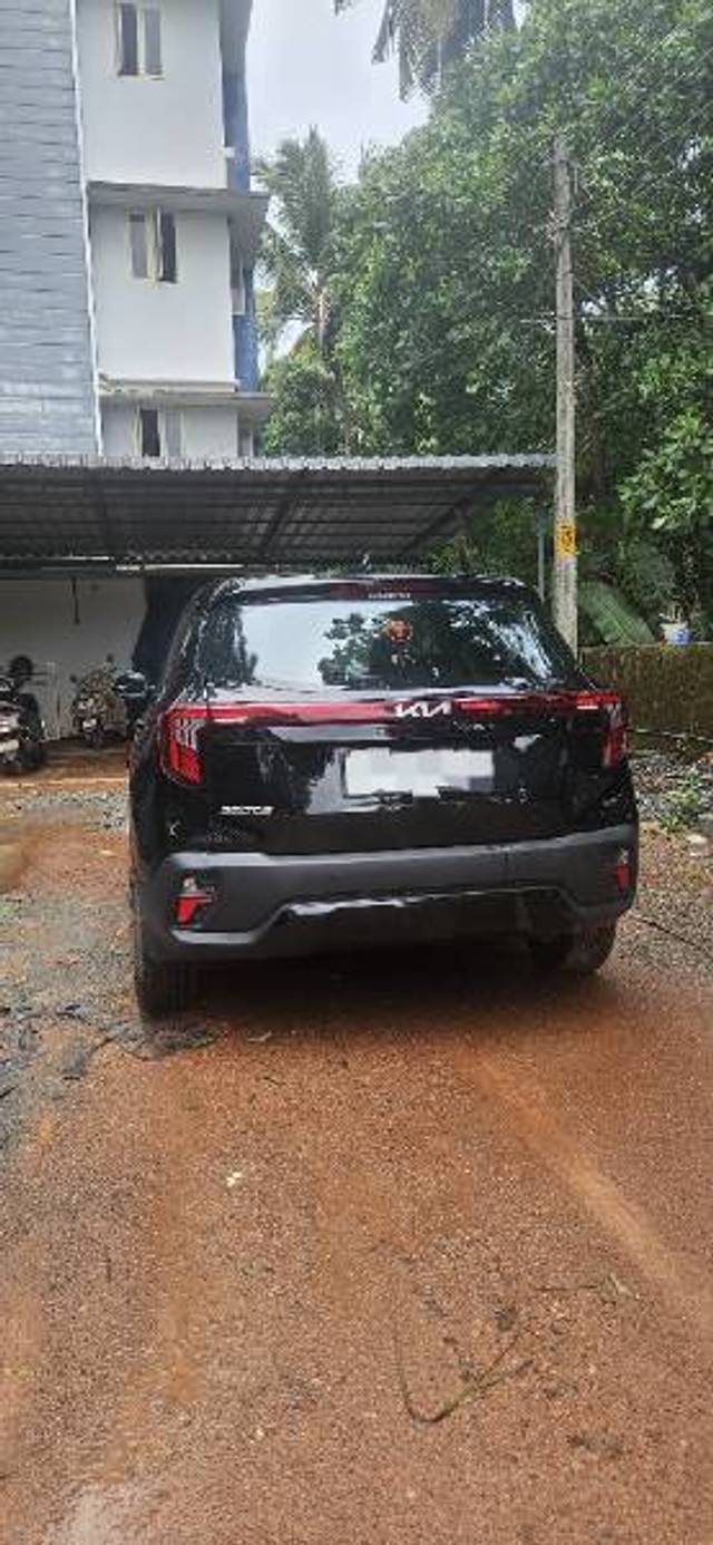 https://images10.gaadi.com/usedgaadi-sellcar/UsedCar/e57b1758a/df90dd66-0717-4e22-8bd3-f762a4afbee6.jpg?imwidth=6401