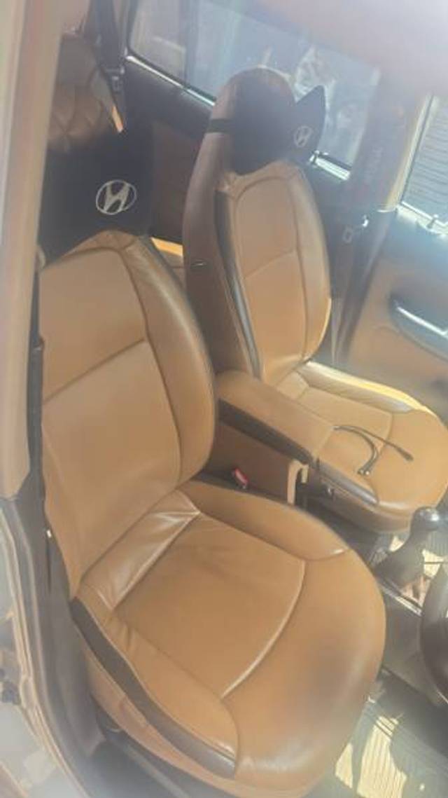 https://images10.gaadi.com/usedgaadi-sellcar/UsedCar/e57b2e1fa/0fcb1845-e7fa-4036-b225-d19eec553ec4.jpg?imwidth=6402