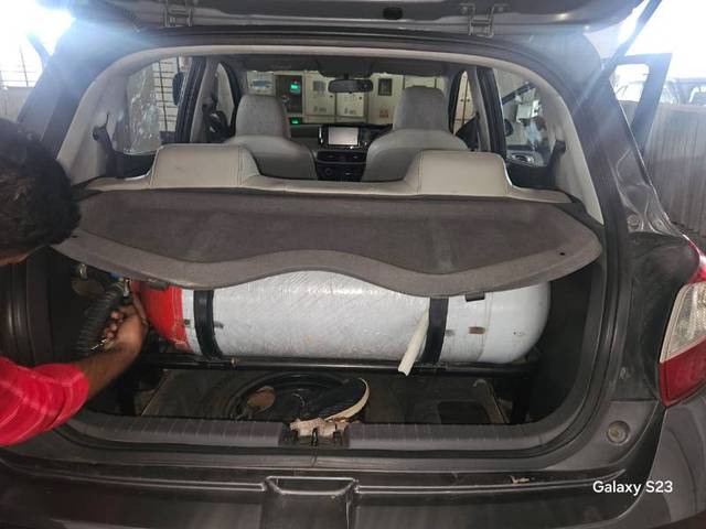 https://images10.gaadi.com/usedgaadi-sellcar/UsedCar/e57bac22a/2adbd57c-8d46-4d5e-ad59-431ddeed4550.jpg?imwidth=6402