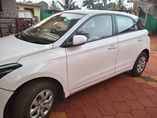 https://images10.gaadi.com/usedgaadi-sellcar/UsedCar/e57caba2a/d08d7fde-2bf9-46bf-b4dd-16f64e72d9ad.jpg?imwidth=6400