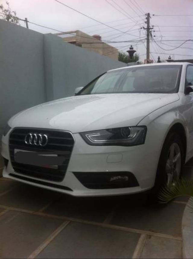 https://images10.gaadi.com/usedgaadi-sellcar/UsedCar/e57cce65a/d12a6a87-44a8-4392-b6c1-c03a9fe06473.jpg?imwidth=6400