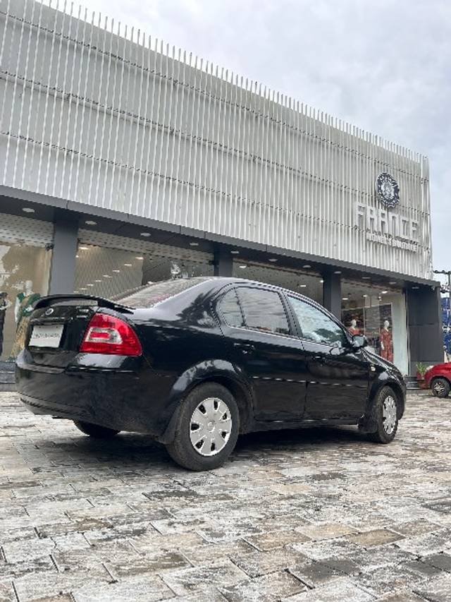 https://images10.gaadi.com/usedgaadi-sellcar/UsedCar/e57d4655a/d5149873-4d23-4f5f-a346-22ae970e0171.jpeg?imwidth=6401