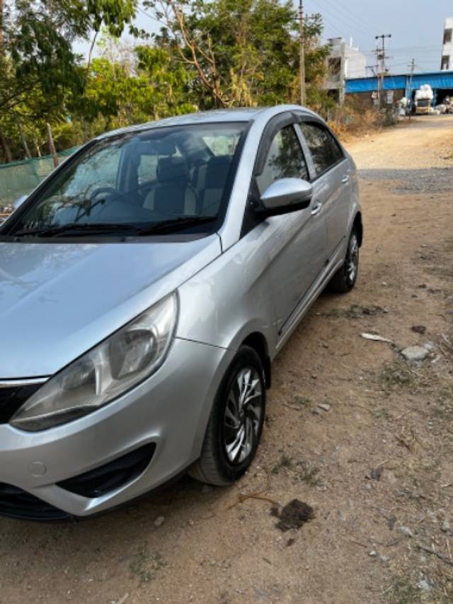 https://images10.gaadi.com/usedgaadi-sellcar/UsedCar/e57d7af4a/a3f975ce-b613-426e-8f96-12daa5eda3a4.jpeg?imwidth=6401