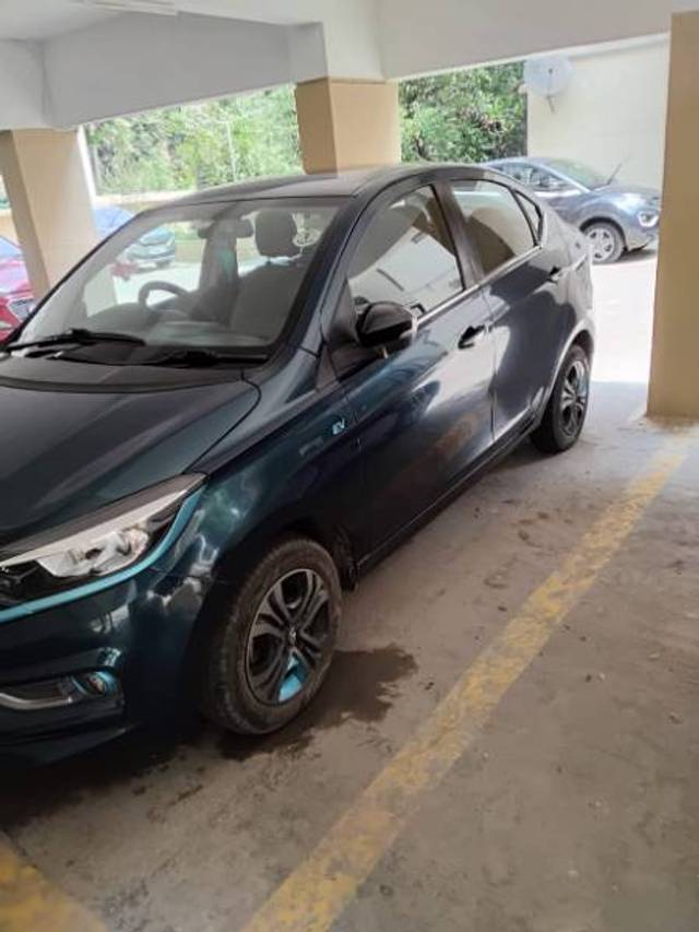 https://images10.gaadi.com/usedgaadi-sellcar/UsedCar/e57d8917a/b2555255-f191-40ec-a2bc-cef8b0e48fb2.jpg?imwidth=6400