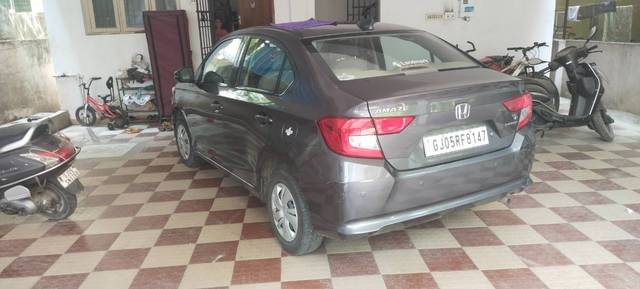 https://images10.gaadi.com/usedgaadi-sellcar/UsedCar/e57da7c3a/58f8f084-69d2-4b30-a208-09d4bf1c777b.jpg?imwidth=6402