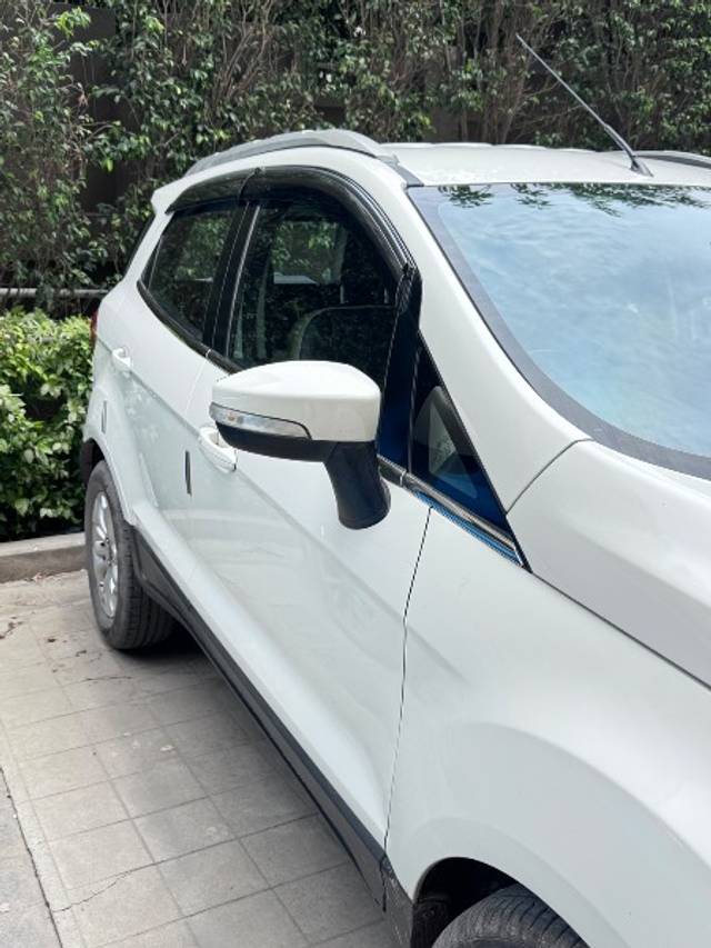 https://images10.gaadi.com/usedgaadi-sellcar/UsedCar/e57dc14ba/c6cc8bf3-f3ab-4213-a173-1d183a806f40.jpeg?imwidth=6402