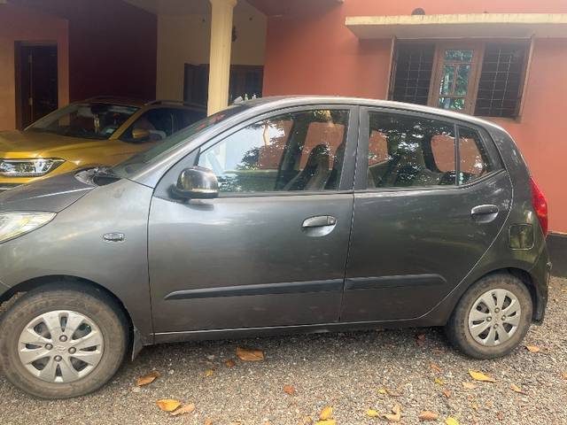 https://images10.gaadi.com/usedgaadi-sellcar/UsedCar/e57de602a/94233975-f4ad-47e9-8362-6bf82cc48233.jpg?imwidth=6401