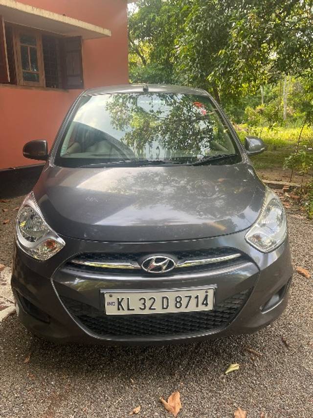 https://images10.gaadi.com/usedgaadi-sellcar/UsedCar/e57de602a/dc4e0cdf-c0b7-47db-bde5-0b6e6a53d37c.jpg?imwidth=6400