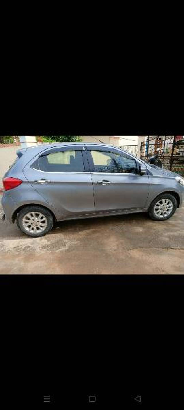 https://images10.gaadi.com/usedgaadi-sellcar/UsedCar/e57e04b0a/770ec3fa-8a4e-49d4-8b97-6c5ae6447402.jpg?imwidth=6400