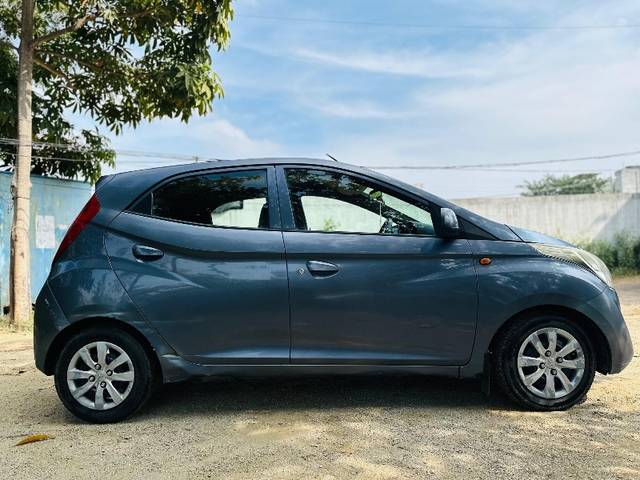 https://images10.gaadi.com/usedgaadi-sellcar/UsedCar/e57e06a9a/7b3834f5-4689-4d64-9748-a37fd1a07c61.jpeg?imwidth=6401