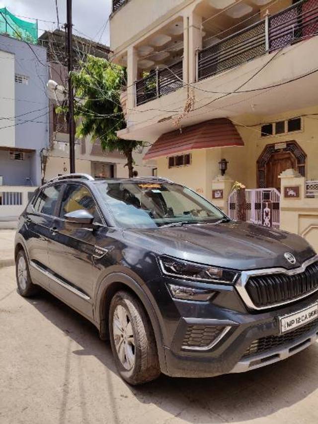 https://images10.gaadi.com/usedgaadi-sellcar/UsedCar/e57e1b80a/d92038c3-a1e4-4928-9d33-70b1b033faab.jpg?imwidth=6401