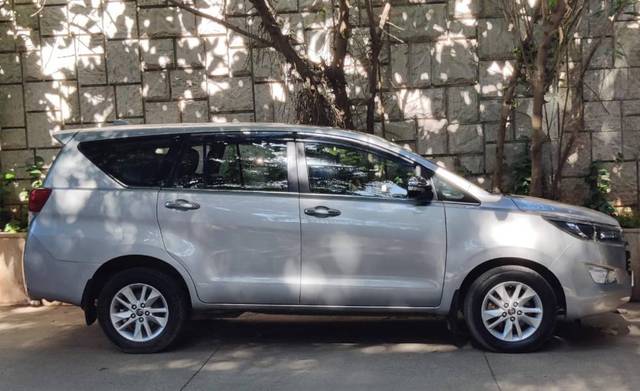 https://images10.gaadi.com/usedgaadi-sellcar/UsedCar/e57e2194a/9ea0077c-bceb-4736-ba2f-531199062a88.JPG?imwidth=6400