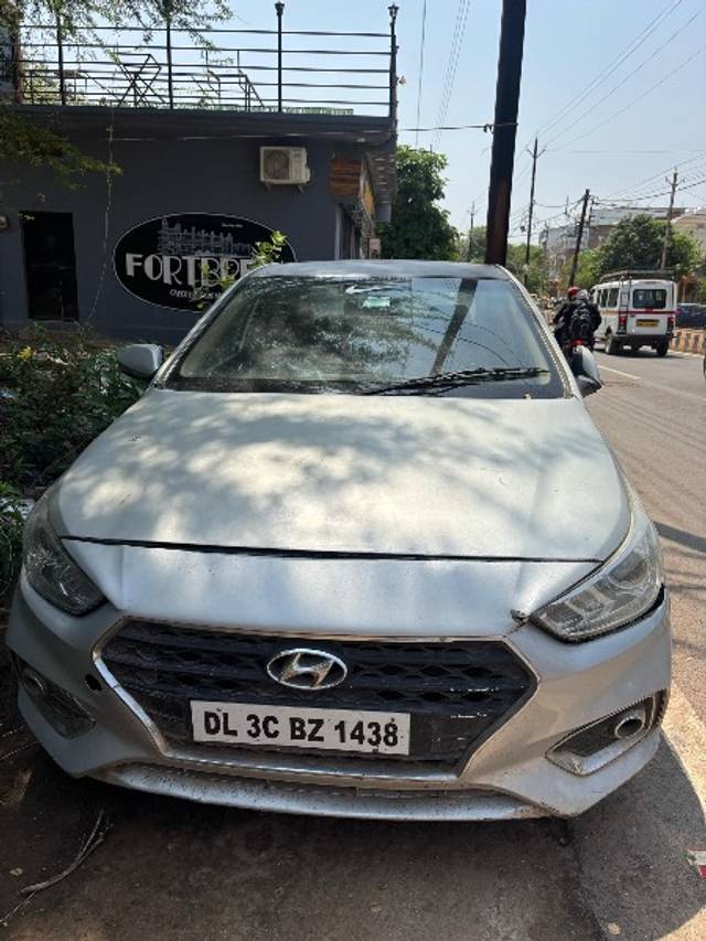 https://images10.gaadi.com/usedgaadi-sellcar/UsedCar/e57e31eba/e1c2fd5f-f36f-485f-8f97-e62250973f63.jpeg?imwidth=6400