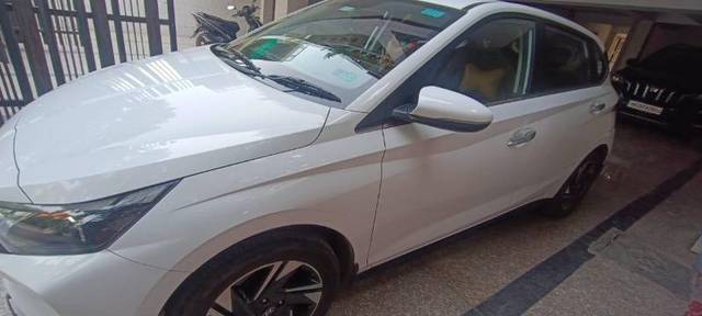 https://images10.gaadi.com/usedgaadi-sellcar/UsedCar/e57e6522a/e2623c32-5499-4131-b5fd-addc487a5cb8.jpeg?imwidth=6400