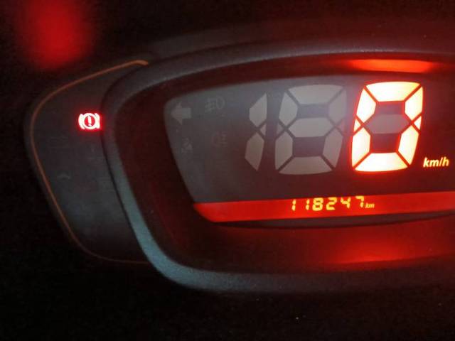 https://images10.gaadi.com/usedgaadi-sellcar/UsedCar/e57e72ffa/9817ffb7-217b-4d9c-ba18-014e23b55b46.jpg?imwidth=6401