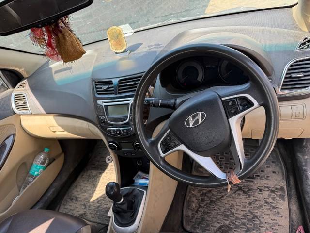 https://images10.gaadi.com/usedgaadi-sellcar/UsedCar/e57e7c03a/eb7eda17-7065-470d-b856-c5782375ea81.jpeg?imwidth=6402