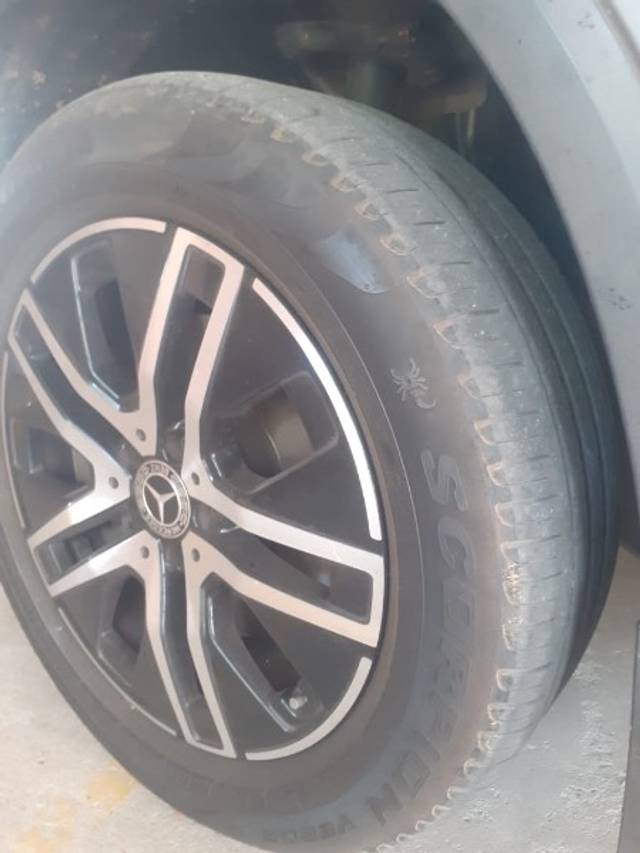 https://images10.gaadi.com/usedgaadi-sellcar/UsedCar/e57f2790a/d064eeae-a45e-4e81-80ea-3f9d028c6266.jpeg?imwidth=6402