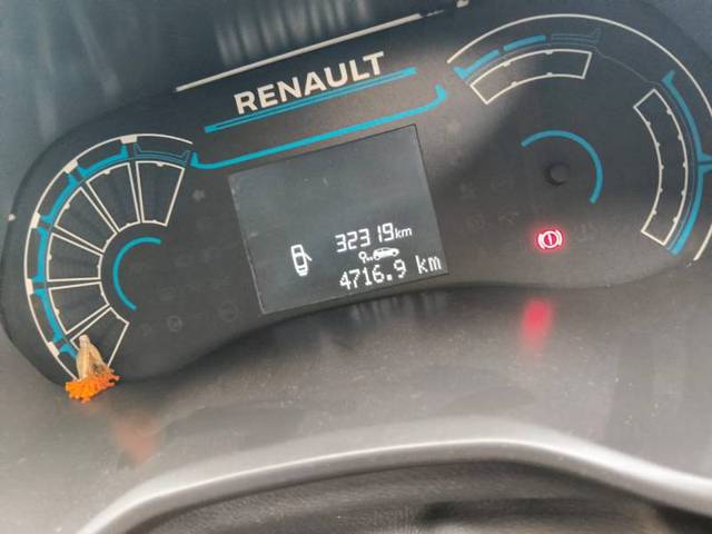 https://images10.gaadi.com/usedgaadi-sellcar/UsedCar/e57f2ff1a/f6e537ad-580c-40fd-92be-63e5aaf0003b.jpg?imwidth=6402