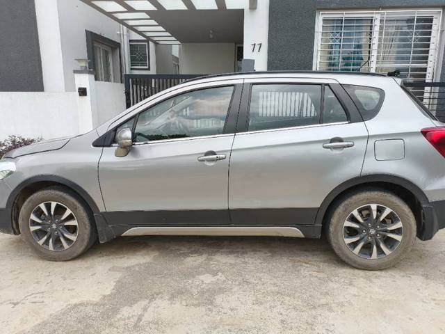 https://images10.gaadi.com/usedgaadi-sellcar/UsedCar/e57f54dba/82ac3781-b7ef-4a7f-9f91-3ad0a4152a30.jpg?imwidth=6401