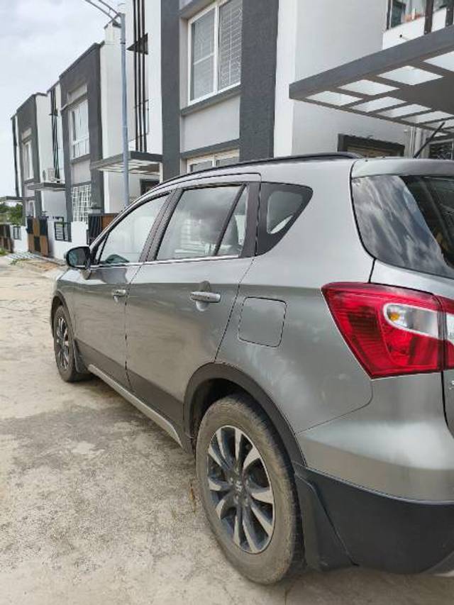 https://images10.gaadi.com/usedgaadi-sellcar/UsedCar/e57f54dba/8fc8e4b1-3aa3-4f81-86b2-e30e734510e6.jpg?imwidth=6402