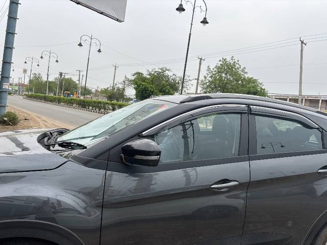 https://images10.gaadi.com/usedgaadi-sellcar/UsedCar/e57f5f39a/db8fda05-bef6-4a3d-b862-76a2d1f3d03f.jpg?imwidth=6401