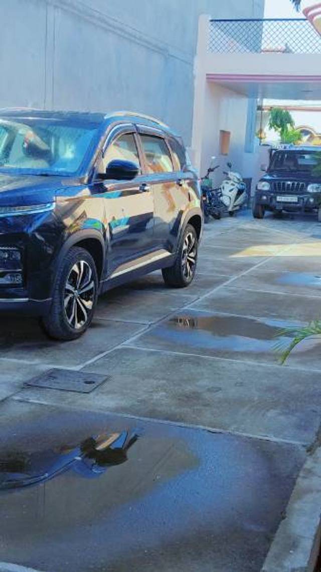 https://images10.gaadi.com/usedgaadi-sellcar/UsedCar/e57f68e2a/ee2e2795-8f5e-473b-bdd0-e3be3d81caac.jpg?imwidth=6400