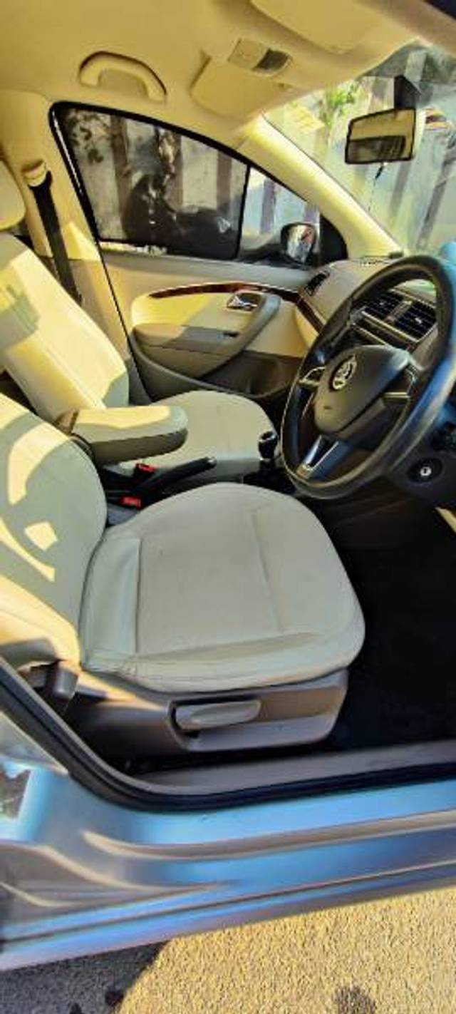 https://images10.gaadi.com/usedgaadi-sellcar/UsedCar/e57f6e17a/98fda070-b8a3-466d-830b-5c46c7091747.jpg?imwidth=6401