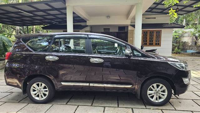 https://images10.gaadi.com/usedgaadi-sellcar/UsedCar/e57f970ca/2ca90579-982a-4d48-b4df-e53486de4c84.jpg?imwidth=6401