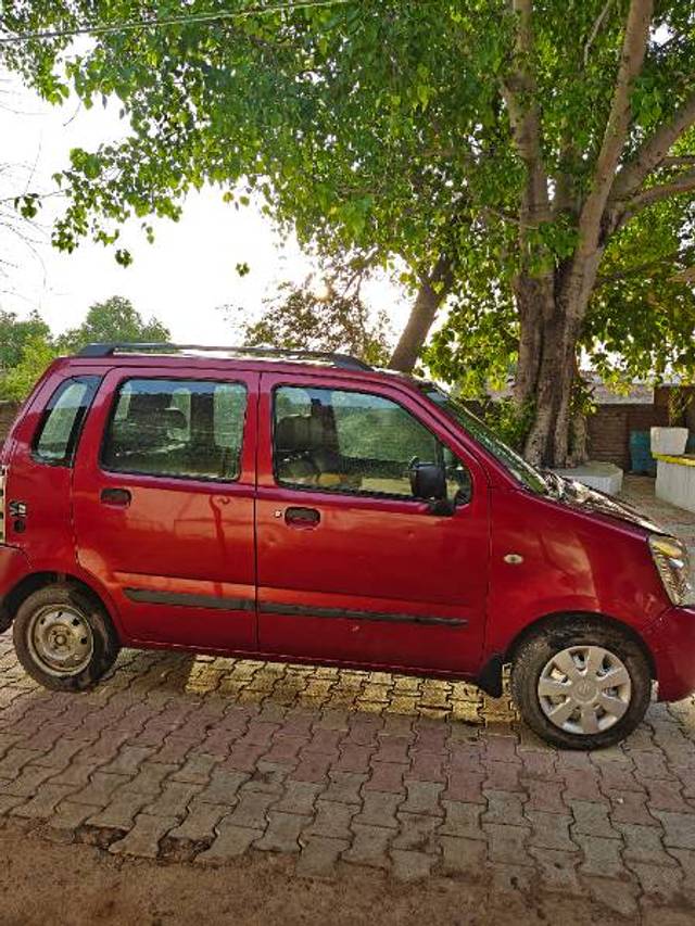 https://images10.gaadi.com/usedgaadi-sellcar/UsedCar/e5800319a/42fdabfd-bb58-4847-825e-e64365b2fec4.jpg?imwidth=6401