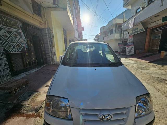 https://images10.gaadi.com/usedgaadi-sellcar/UsedCar/e5801e3ba/bffcce80-bfb8-49dd-8a60-7ded801f2022.jpg?imwidth=6400