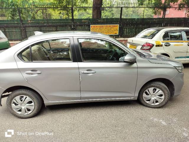 https://images10.gaadi.com/usedgaadi-sellcar/UsedCar/e5805258a/60b690f2-6e51-4825-96f8-a904bc094ad1.jpg?imwidth=6401