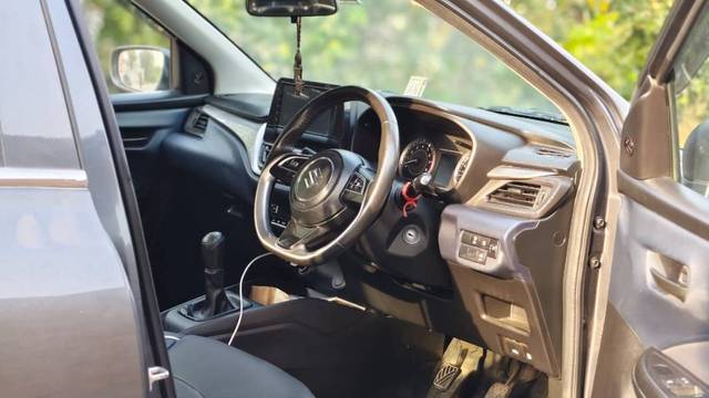 https://images10.gaadi.com/usedgaadi-sellcar/UsedCar/e5808136a/607a152d-1c21-41de-b287-c476cbc3aa60.jpg?imwidth=6402