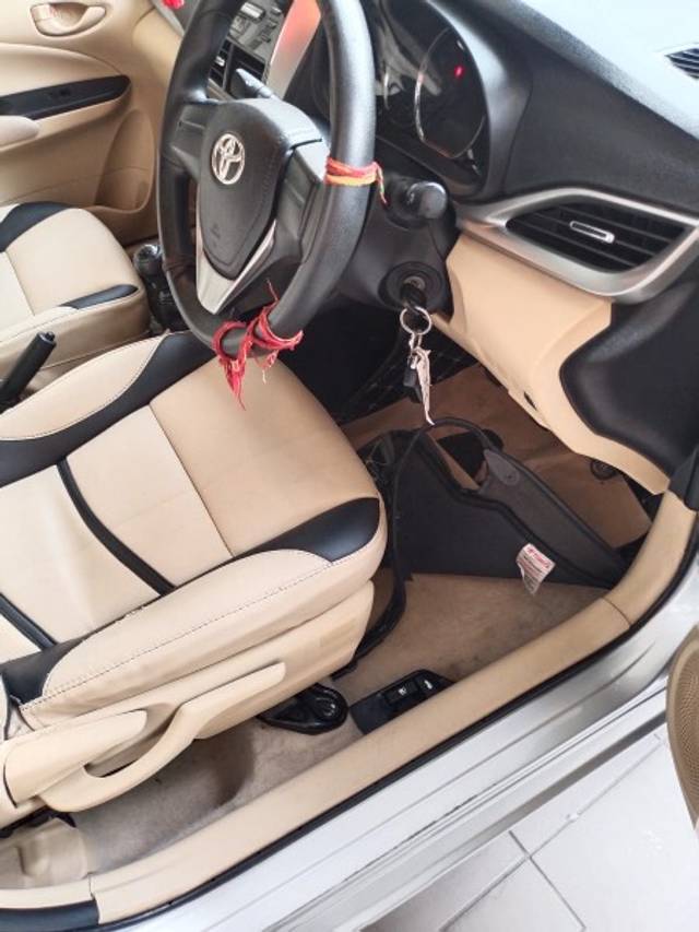 https://images10.gaadi.com/usedgaadi-sellcar/UsedCar/e580e02da/0d2231cb-e5a0-4906-8442-74f640e167cc.jpeg?imwidth=6401