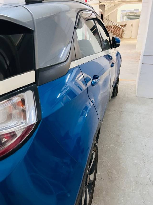 https://images10.gaadi.com/usedgaadi-sellcar/UsedCar/e580f5b8a/a55749dc-75e1-47dc-b649-09f58e1c6716.jpeg?imwidth=6401