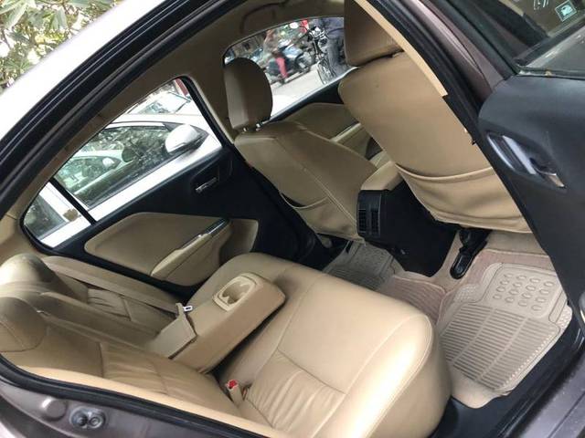 https://images10.gaadi.com/usedgaadi-sellcar/UsedCar/e58102faa/88f1bd0e-69ea-4833-8be2-0673dfb05a27.jpg?imwidth=6401