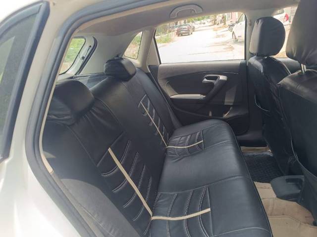 https://images10.gaadi.com/usedgaadi-sellcar/UsedCar/e581218aa/c683fb10-7dc3-46d3-9697-ad98a400a3d3.jpg?imwidth=6402