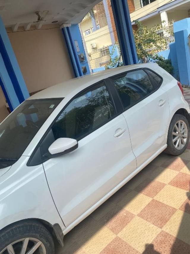 https://images10.gaadi.com/usedgaadi-sellcar/UsedCar/e58129e7a/2a6a435d-9e7d-4fb4-8c49-fc52261ae9aa.jpeg?imwidth=6402