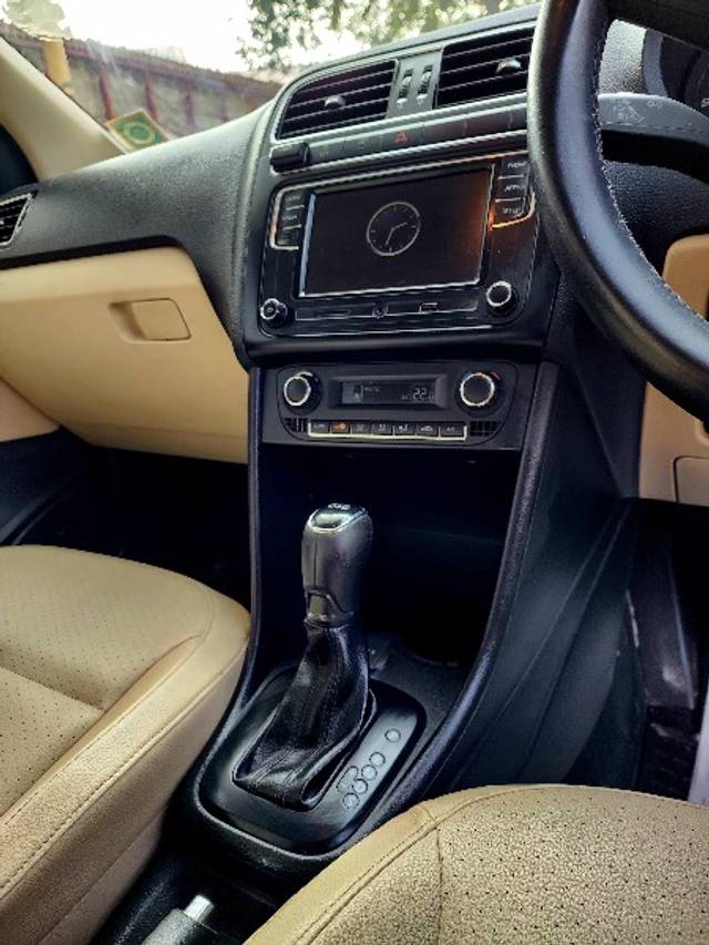 https://images10.gaadi.com/usedgaadi-sellcar/UsedCar/e5813949a/65df1866-d71c-4946-9f98-bcd7011b9206.jpeg?imwidth=6402
