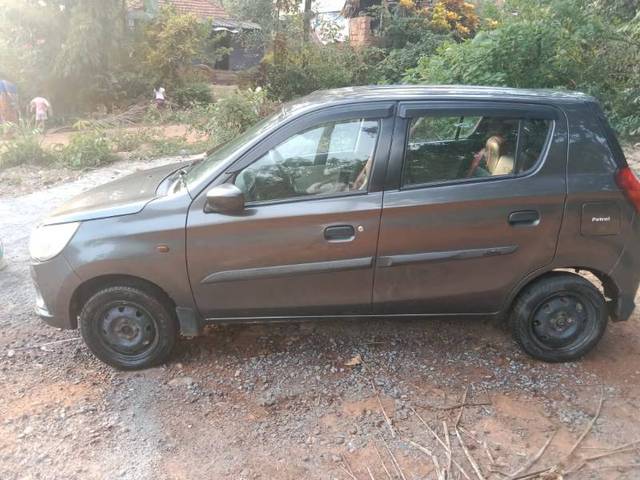 https://images10.gaadi.com/usedgaadi-sellcar/UsedCar/e5813ec7a/040c77c3-e09f-488d-9c71-e94def1d6eda.jpg?imwidth=6401