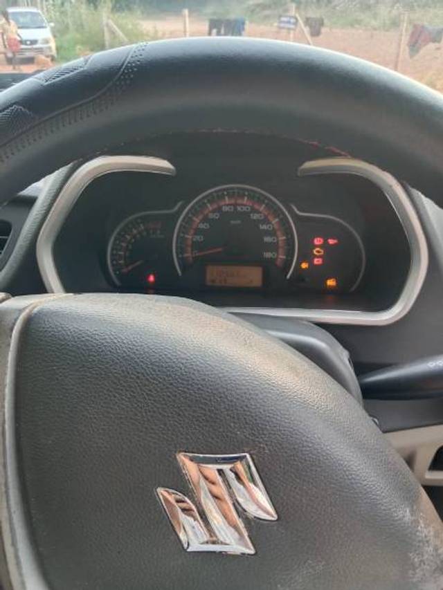 https://images10.gaadi.com/usedgaadi-sellcar/UsedCar/e5813ec7a/8868d5bd-e81a-4337-96a8-8c5c03d966d5.jpg?imwidth=6402