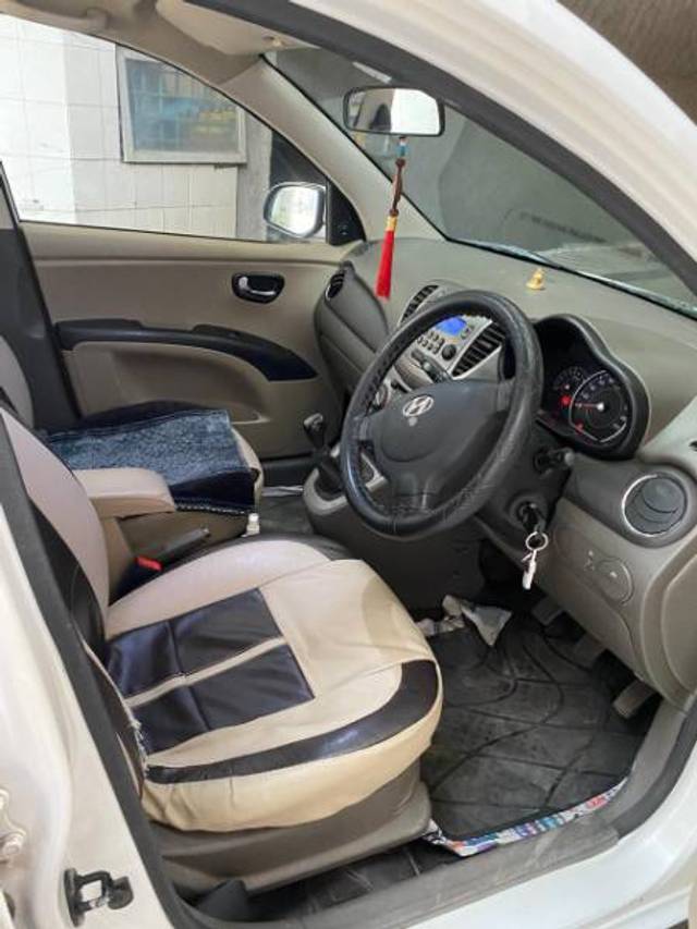 https://images10.gaadi.com/usedgaadi-sellcar/UsedCar/e5817b0aa/0875c39f-4c24-4100-b5c1-34c0a2b0a4d9.jpg?imwidth=6402