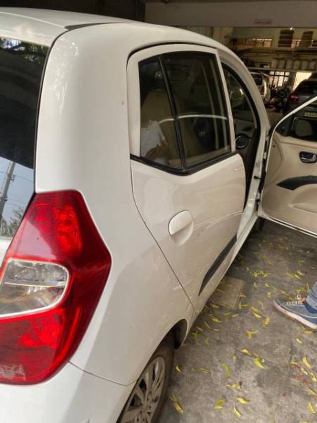 https://images10.gaadi.com/usedgaadi-sellcar/UsedCar/e5817b0aa/6c2de52a-8e06-4f23-9441-a703769da3a8.jpg?imwidth=6401