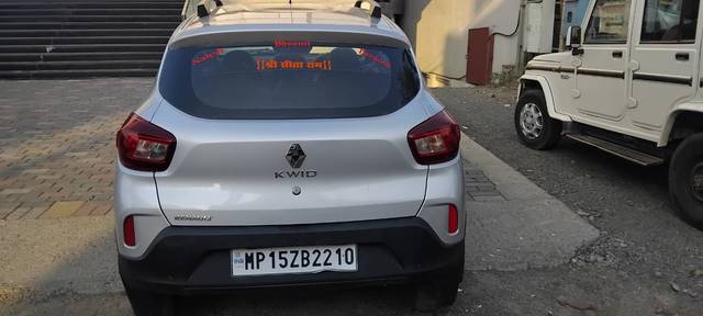 https://images10.gaadi.com/usedgaadi-sellcar/UsedCar/e581a0e6a/12fb08aa-e3fd-41a0-b9d0-3151ce381540.jpg?imwidth=6401