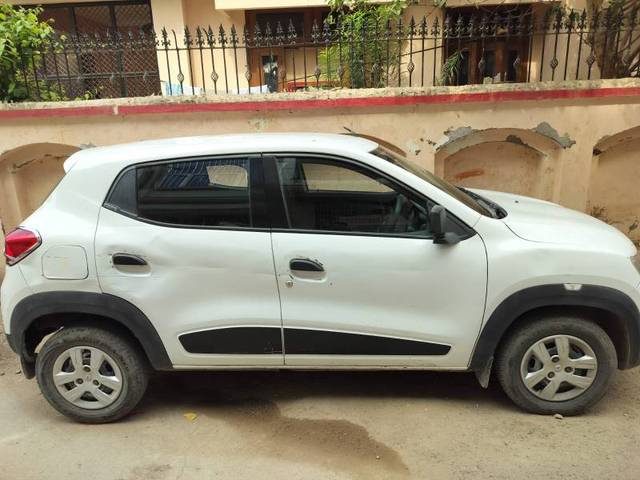 https://images10.gaadi.com/usedgaadi-sellcar/UsedCar/e581b337a/2aa4542a-4f20-4628-8972-76a10bc08971.jpg?imwidth=6401